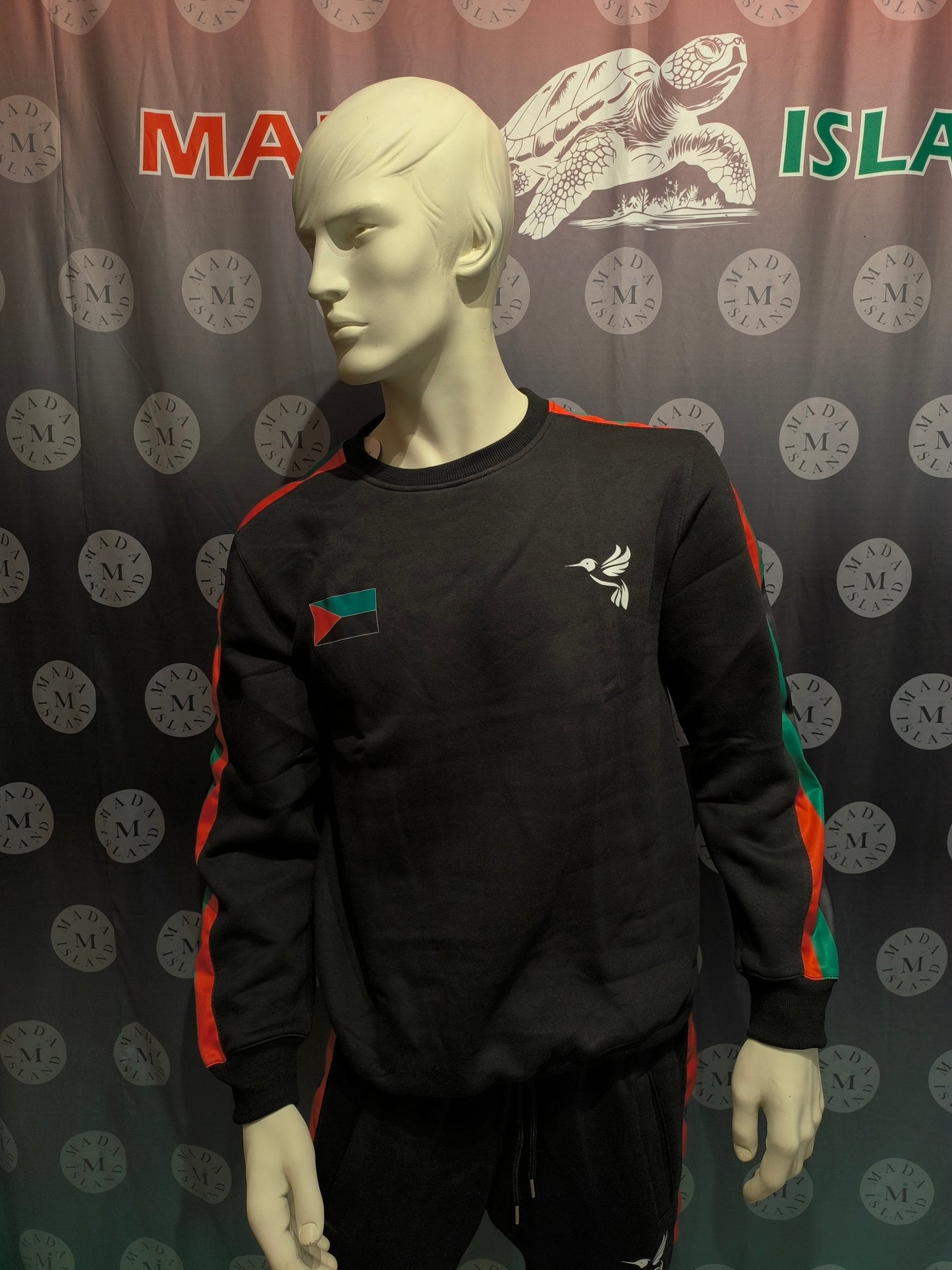 Ensemble NOIR Mixte martinique streetwear avec drapeau rouge vert noir