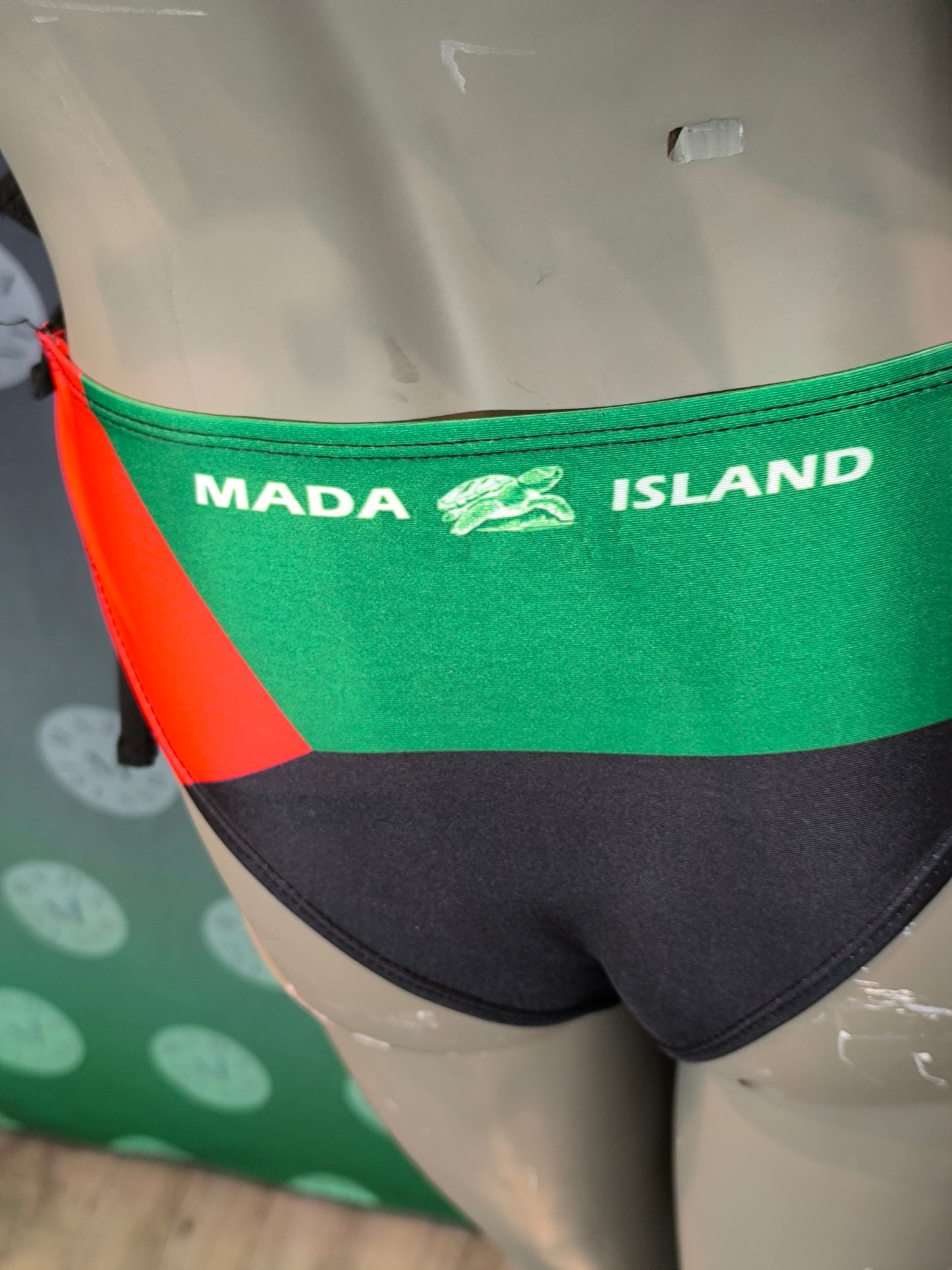 Maillot de Bain Bikini Martinique Rouge Vert Noir