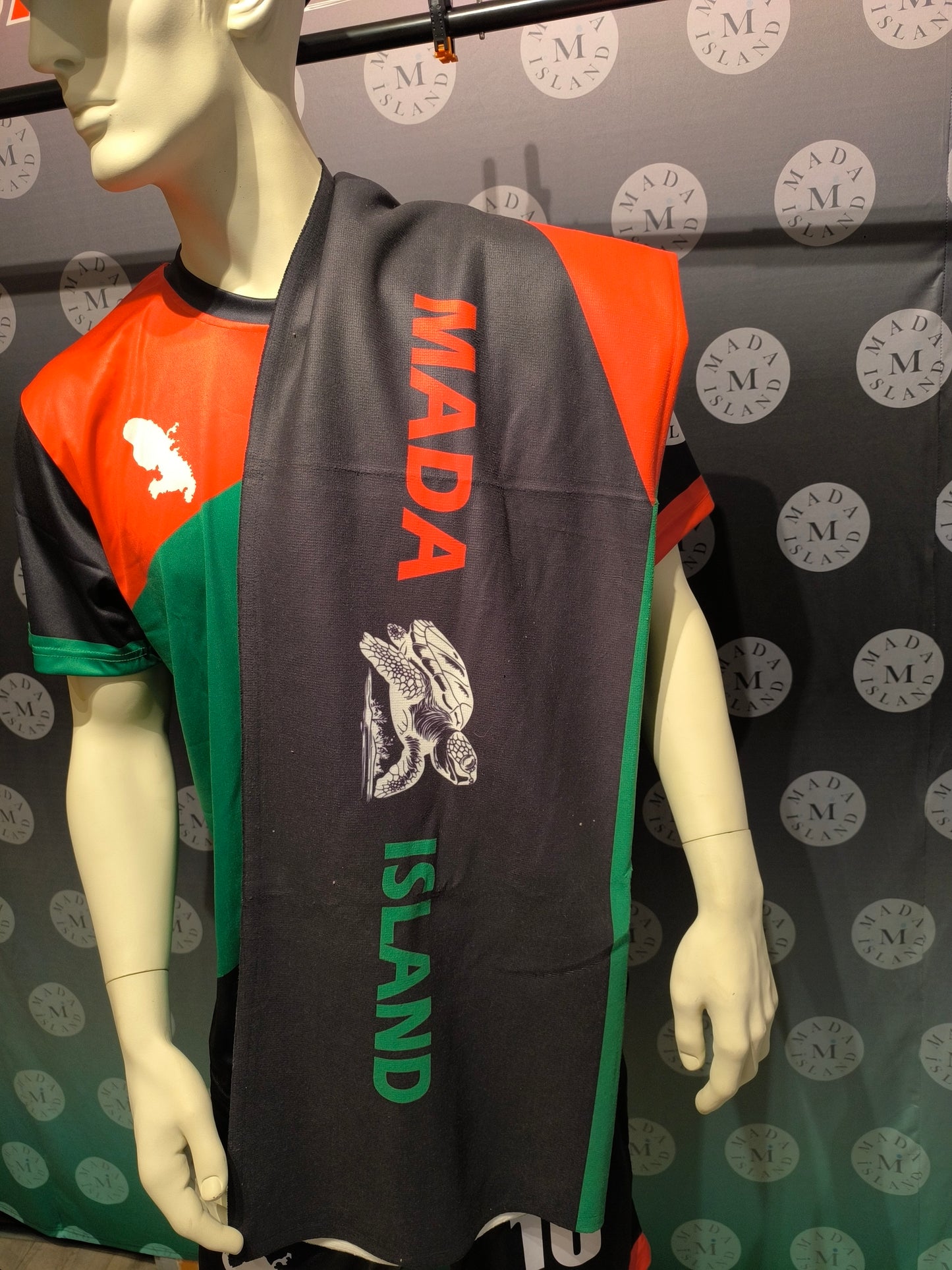 Serviette de Plage et de Bain Martinique Rouge Vert Noir
