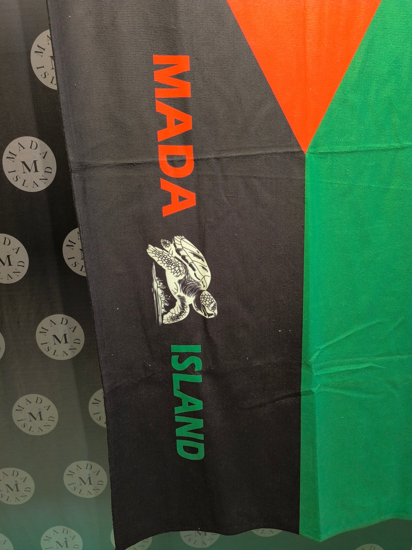 Serviette de Plage et de Bain Martinique Rouge Vert Noir