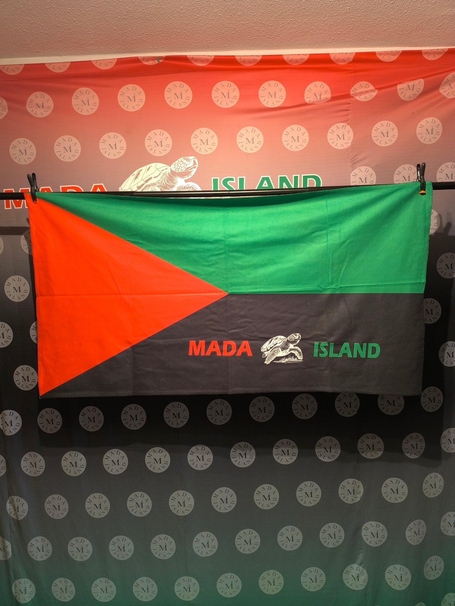 Serviette de Plage et de Bain Martinique Rouge Vert Noir