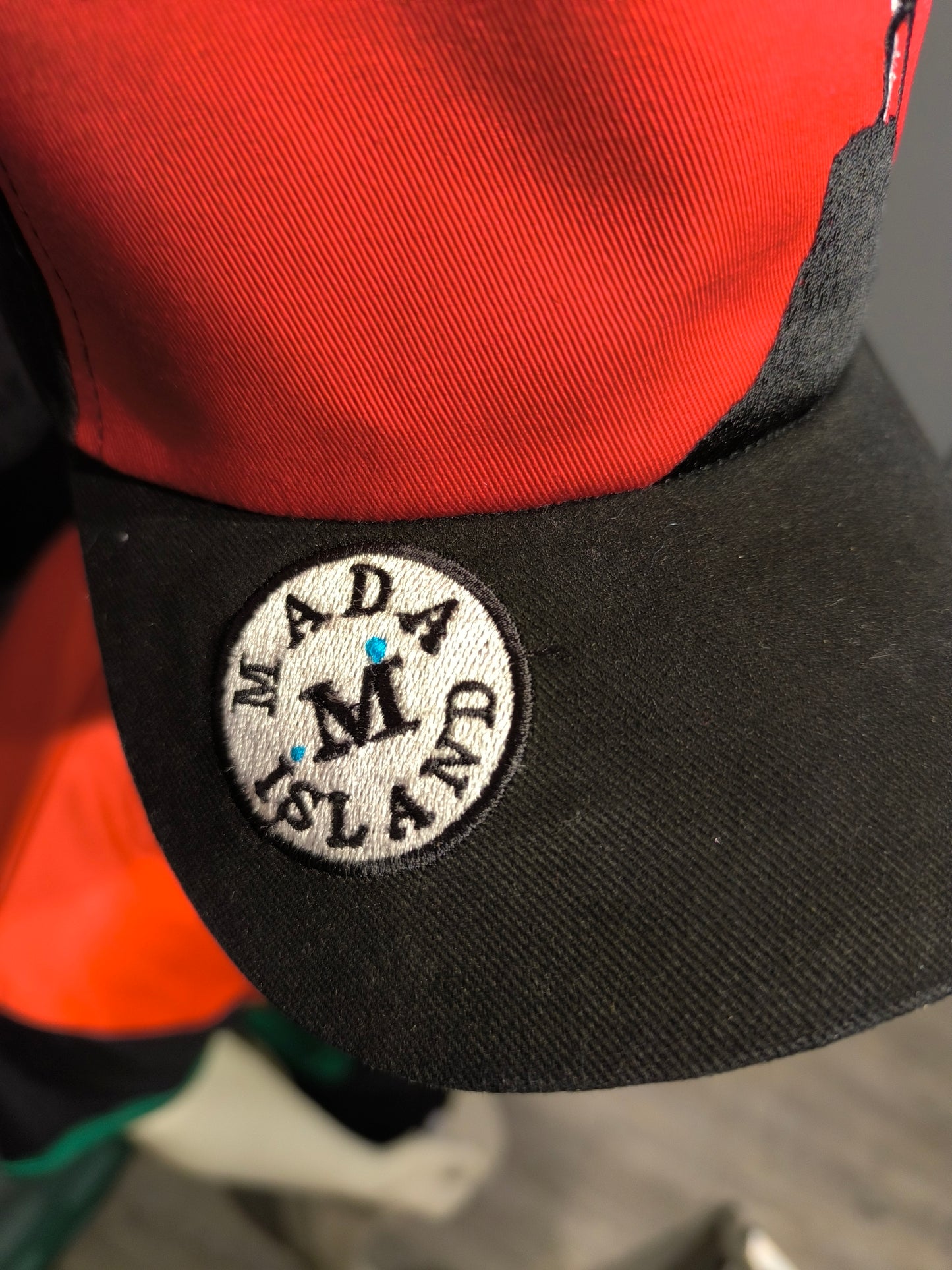 Casquette Brodé Martinique Drapeau Rouge Vert Noir
