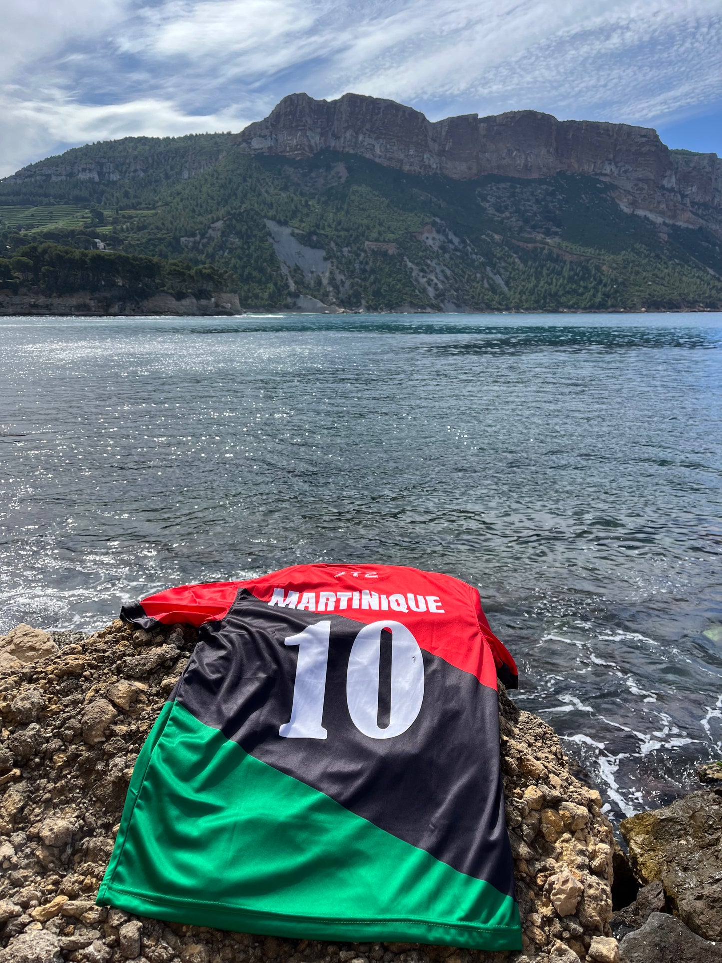 ensemble foot martinique 972 noir vert rouge madinina