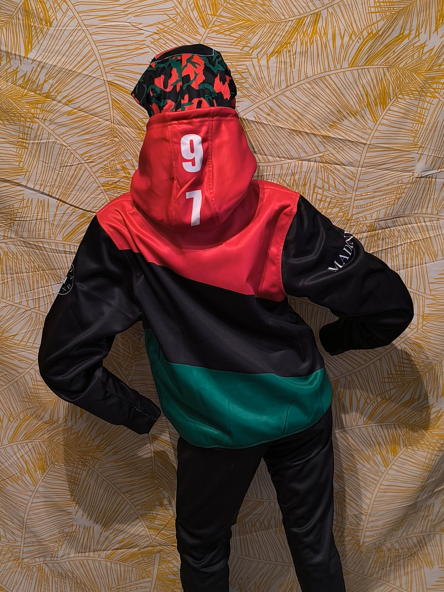 survêtement à capuche enfant martinique rouge vert noir