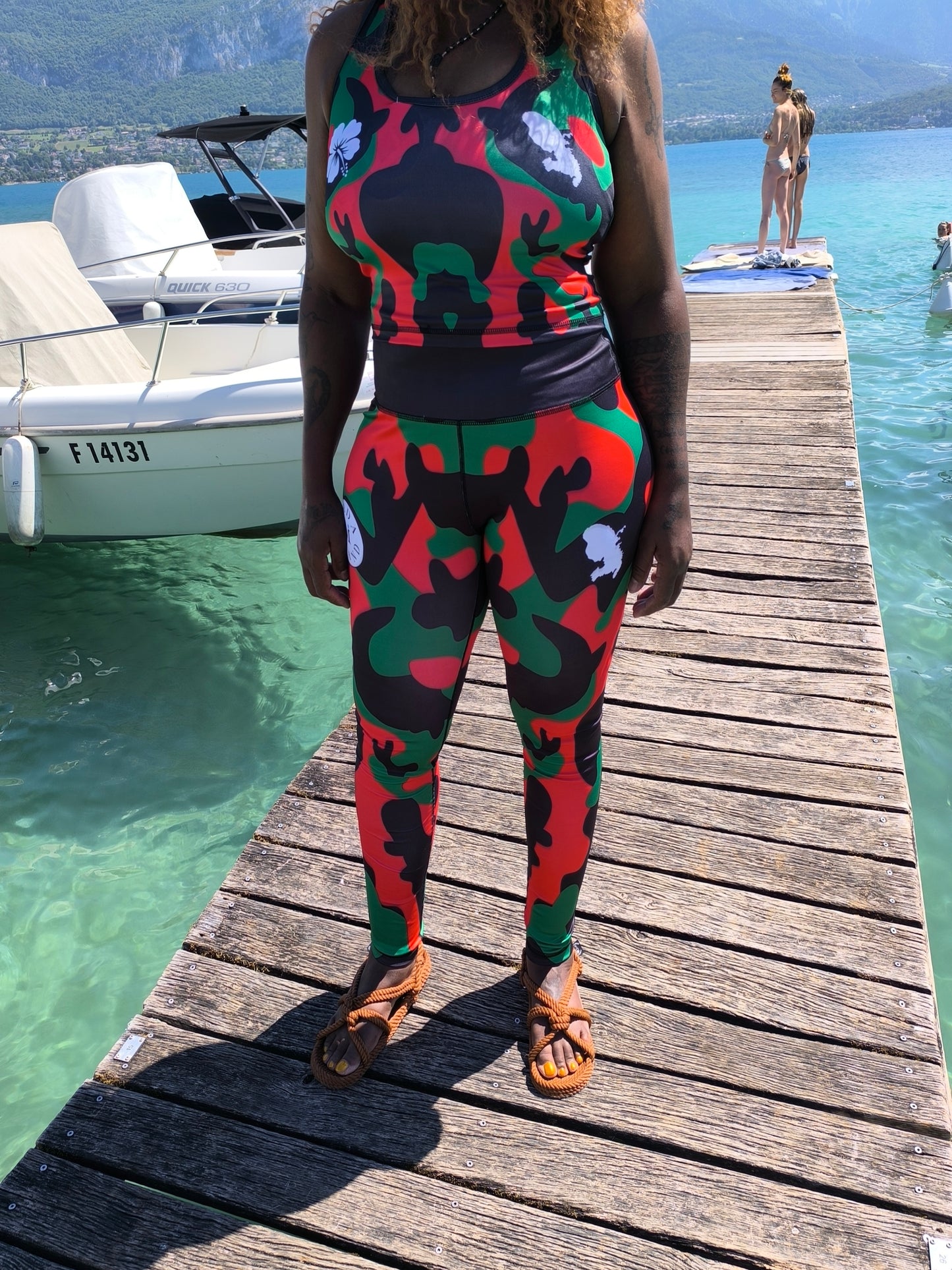 Haut à Bretelles Evasé Court Martinique Rouge Vert Noir