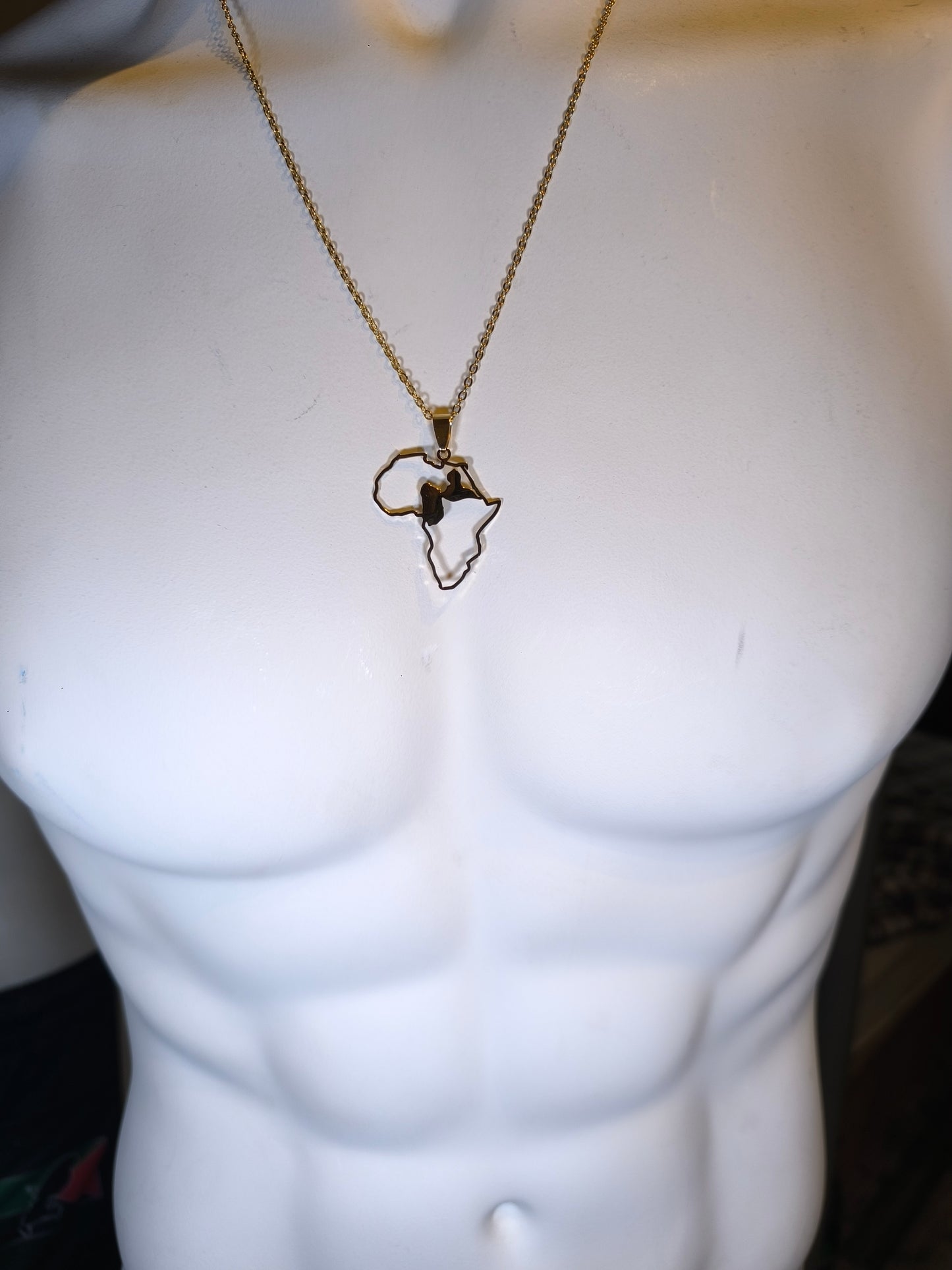 Pendentif et Chaine Doré ou Argent Carte Afrique et guadeloupe 971