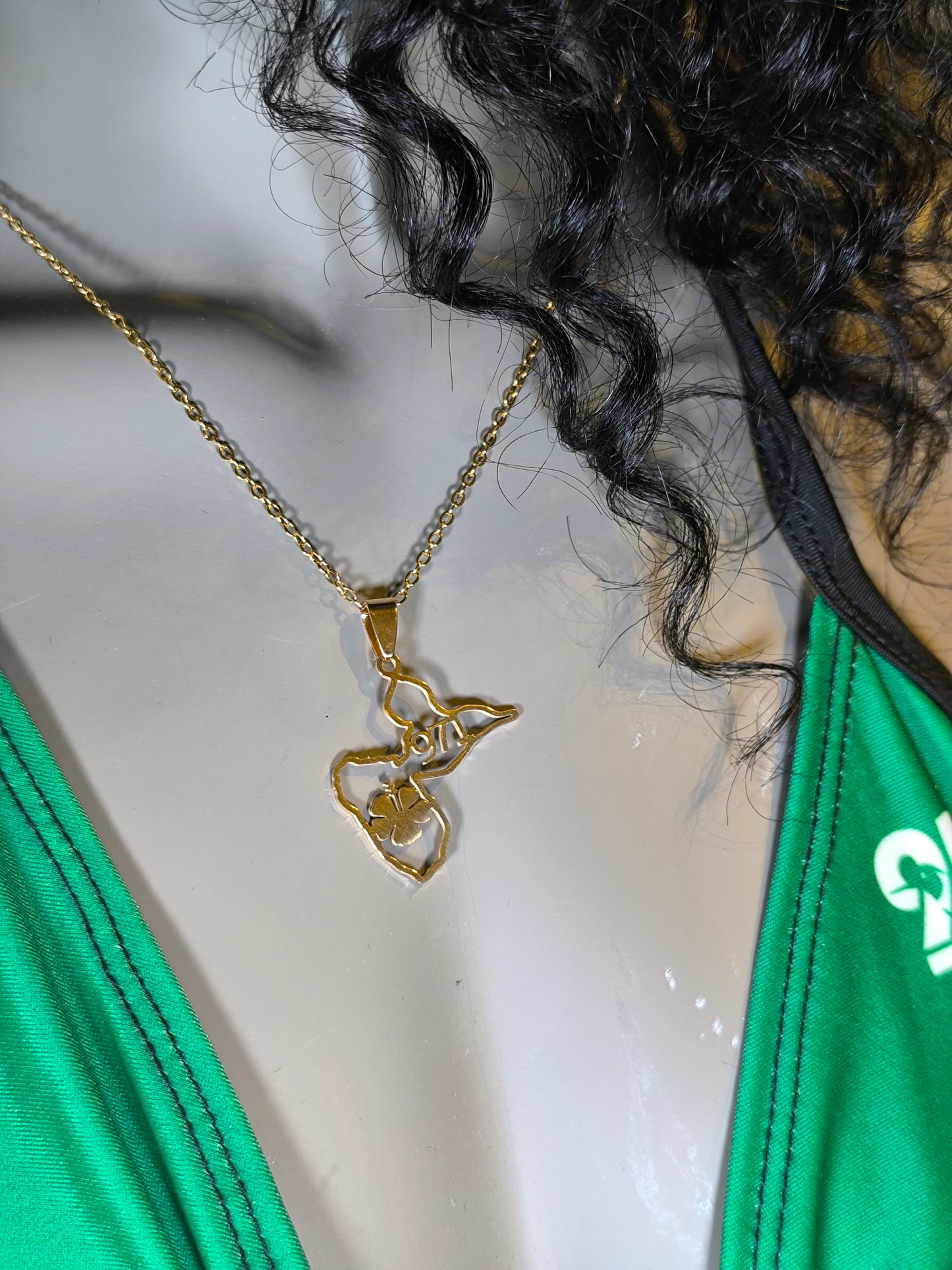 Pendentif et Chaine Doré ou Argent Carte guadeloupe 971